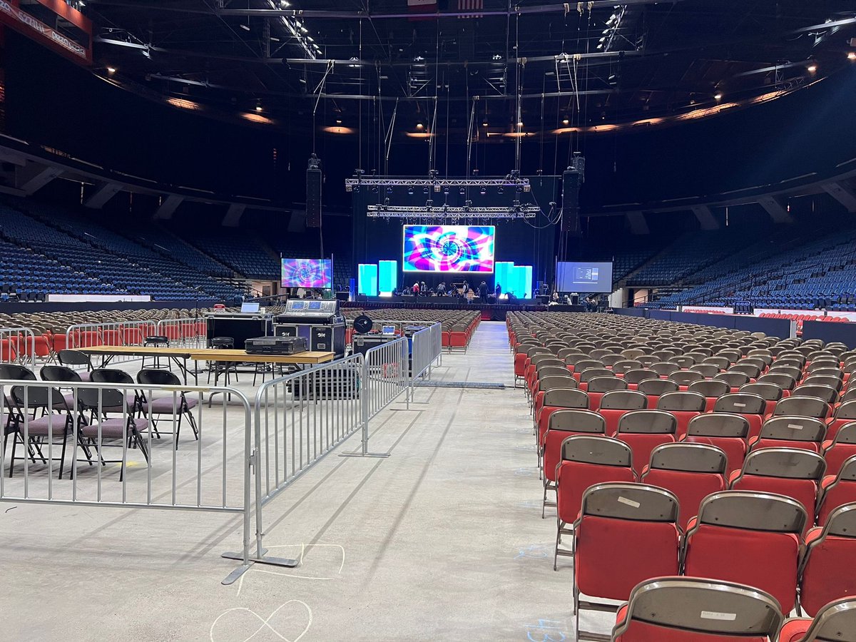 #SatinderSartaaj makes history as he becomes the first South Asian to SELL OUT the #firstOntarioCentre in Toronto!