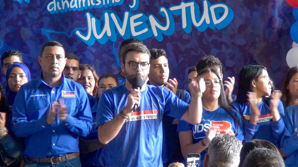 "Jóvenes de UNT tienen candidato a las primarias y es <a href="/manuelrosalesg/">Manuel Rosales</a> "
bit.ly/3AFMM3g
#29Abril