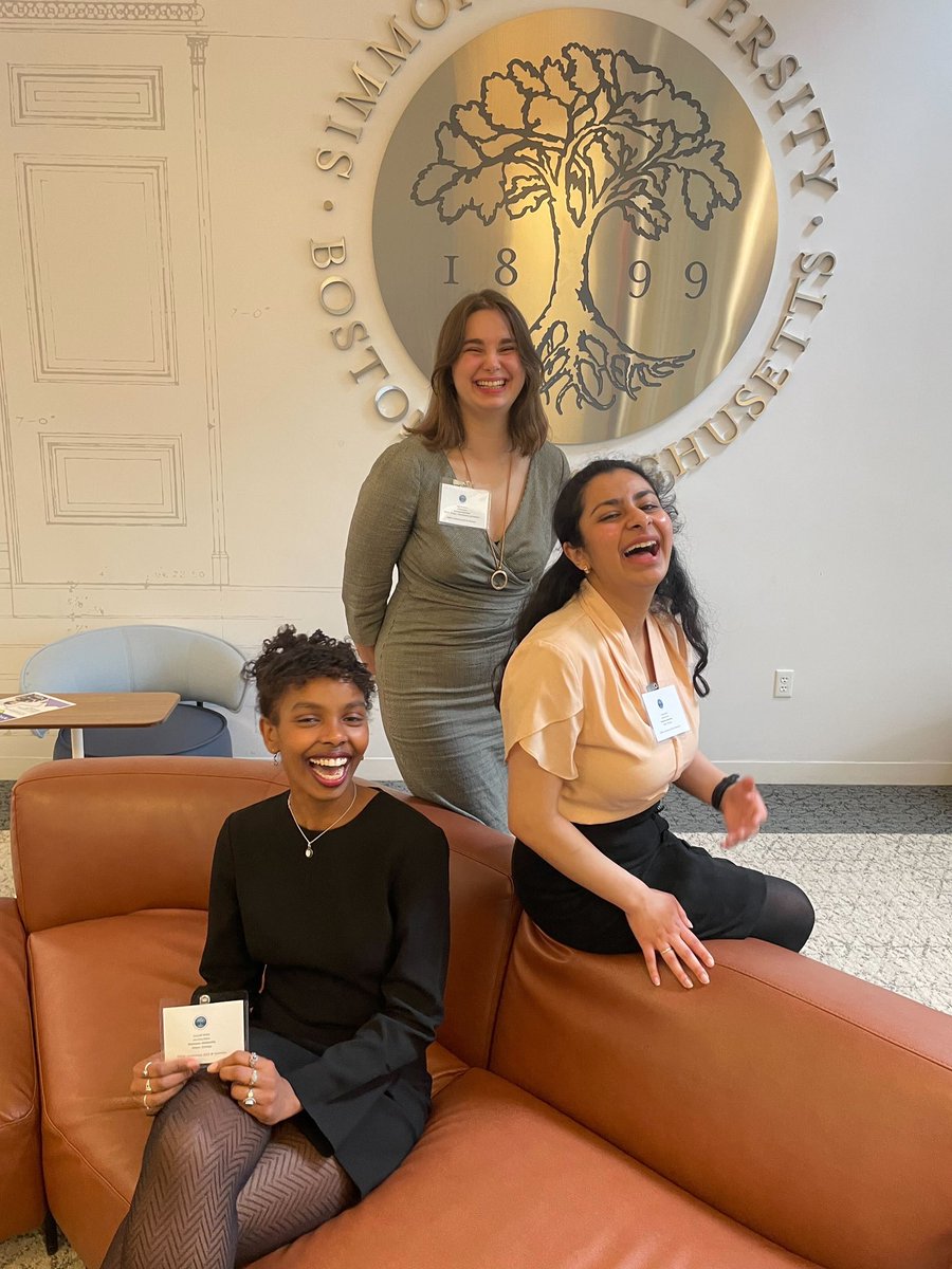 lab_frog's tweet photo. It has been an incredible two weekends for the Young lab. Last weekend, all three of our incredible seniors presented their thesis projects at ENEBC hosted by Simmons University @SimmonsUniv. Congrats Vibhuti, Ganad, and Kate. This weekend, @NESDBMeeting ! https://t.co/b5ci4mtFzR