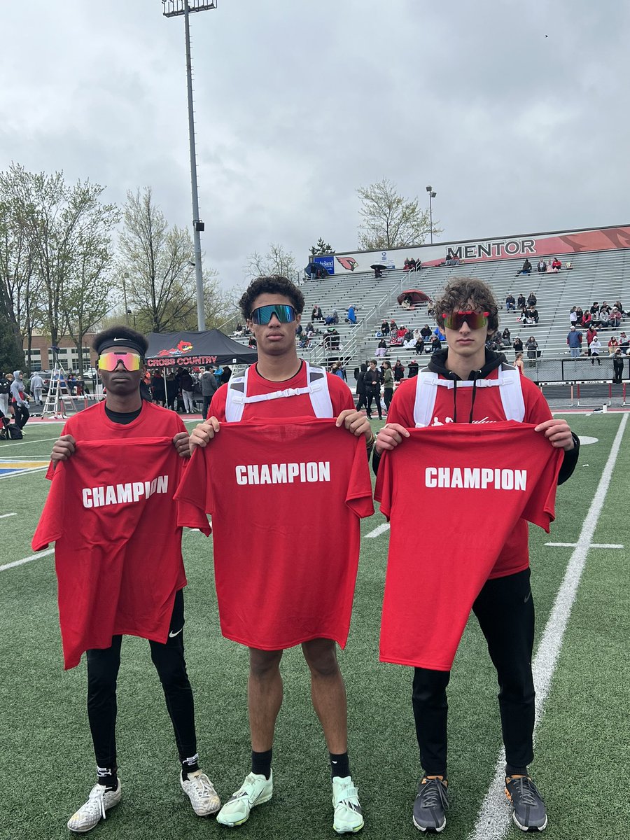 🚨 School Record 🚨 The Long Jump Relay team of Andrew Merritt, Brian Kellon &amp; Andrei Radjenovic set a new school record in the LJ Relay of 64’ 6.75”! They took first place in the meet as well! #HailUniversity