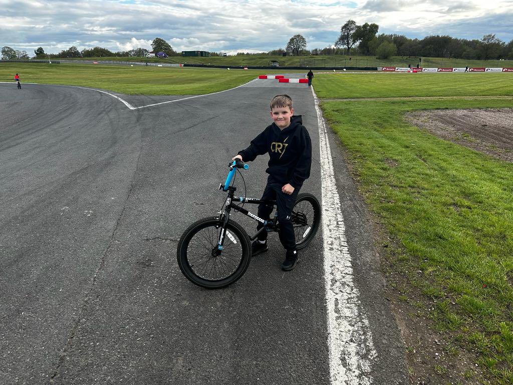 AlanStockton11's tweet photo. I feel someone has had a good day today and only made me walk the track 3 times when it’s closed lol keeps me fit I guess.  Got the little monster to start his practice starts tho see if he is as good as dad https://t.co/moBmrPgJBT