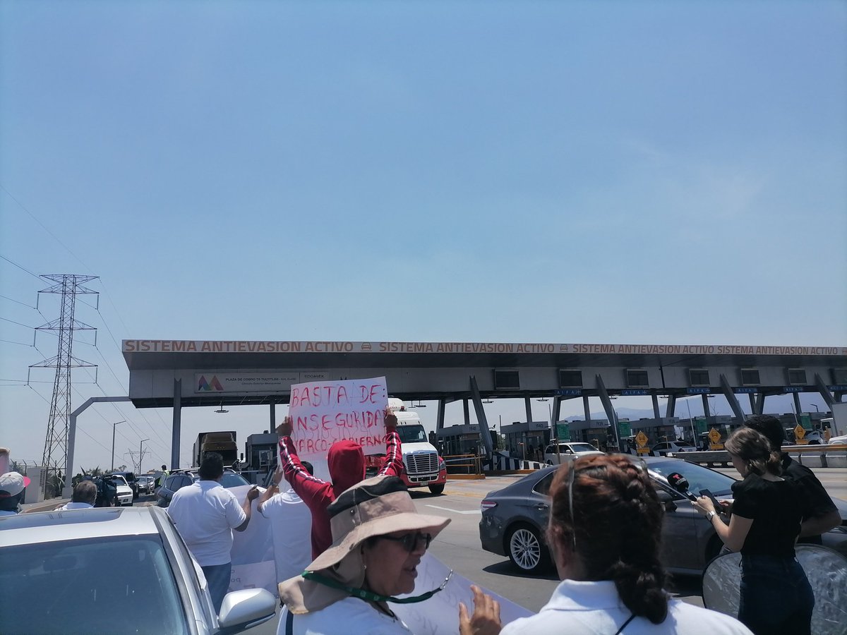 MetallyVega's tweet photo. #circuitoexteriormexiquense #dianapeña @alfredodelmazo #edomex #caseta #autopistachamapalecheria #HastaEncontrarte #Coacalco #Tultitlan #naucalpandejuarez https://t.co/UMcmWAC5aB