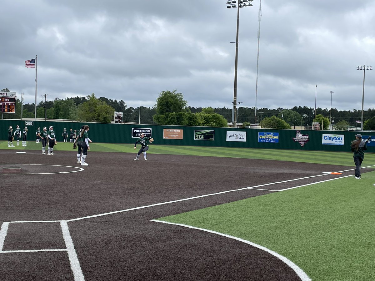 DPapdimitriou's tweet photo. Ready for Game 2 vs. Whitehouse! Let’s Go Park!!👊🥎💚🖤@HumbleISD_KPHS #WeAreKPark https://t.co/OHLCz2X9ot