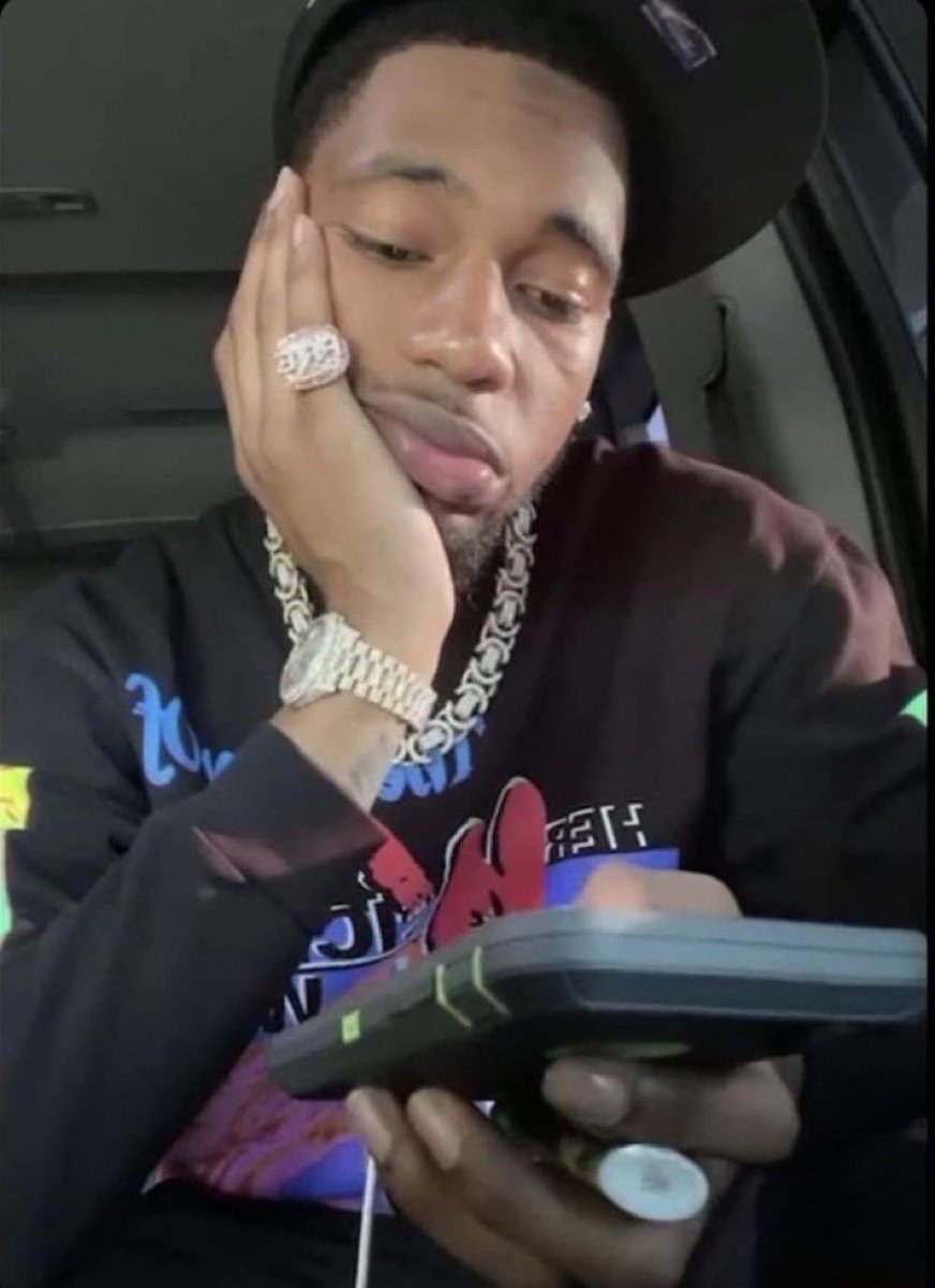 me on my dry ass phone switching from tiktok to instagram and then back to twitter.