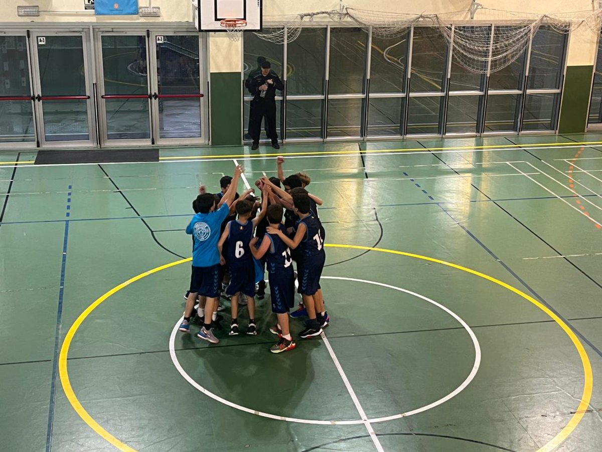 elpatiratllat's tweet photo. Gran dissabte amb victòries del nostre Infantil Blanc contra un gran Vendrell i els grans fent la feina a Oviedo 🇦🇩💪🏾🏀 #Maipor #MaiSol #Somunpais #MaiMiedo @TIMAndorra https://t.co/RPySvu9rTL