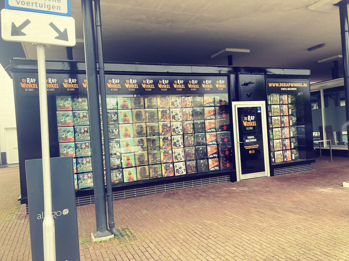 KrisKromanski's tweet photo. Congrats for Bas of #DeRapWinkel for opening his very own record store today 🔥 That must have been a really great event and I'm happy for everyone who was able to attend 💯 Hopefully one day I'll be able to visit one of the best European record stores to buy some gems as well 💸 https://t.co/AB0CdzzRZs