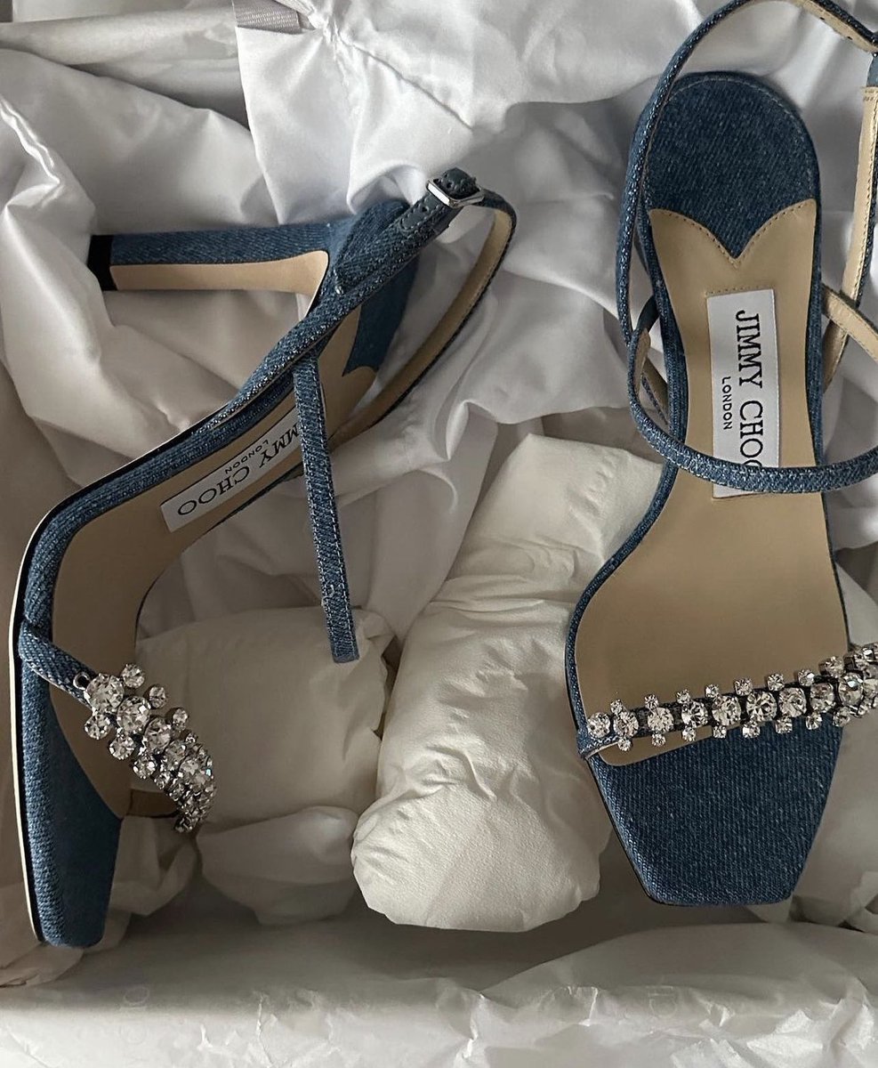 GoldenFashi's tweet photo. Jimmy Choo https://t.co/oDCHlgV1Iw