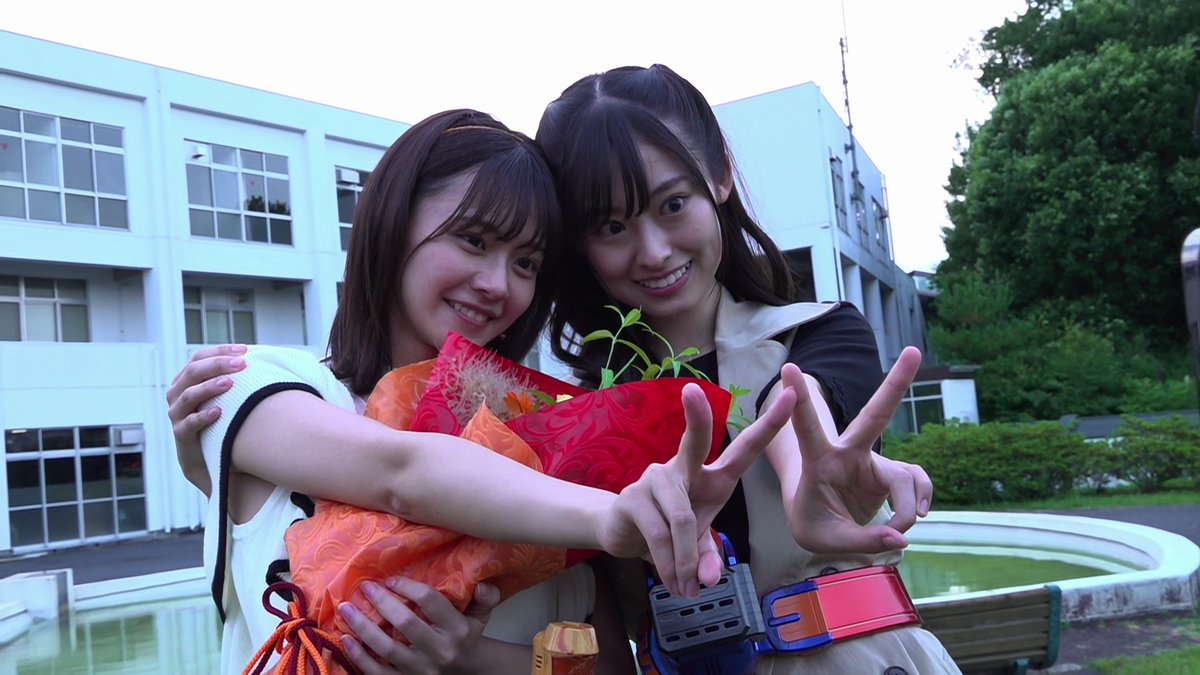 tokugirlarchive's tweet image. revice finale behind the scenes☂️💐
#kamenrider #revice