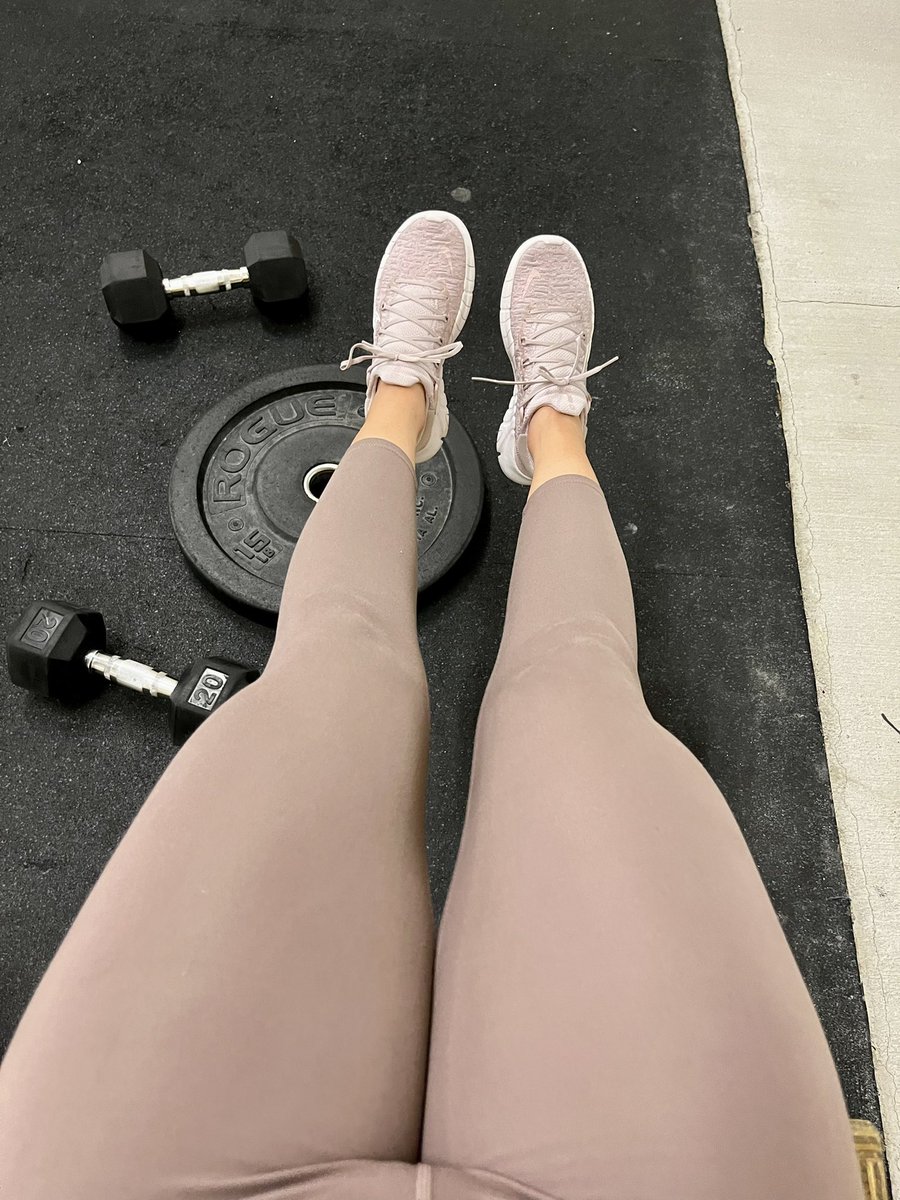 StefLozano_'s tweet photo. Gotta show off the booty pump! 💪🏼 https://t.co/hby0g42wqX