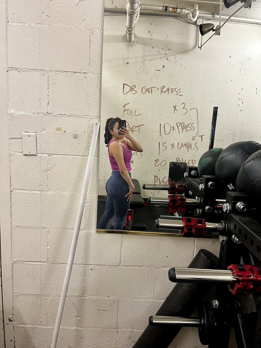 StefLozano_'s tweet photo. Gotta show off the booty pump! 💪🏼 https://t.co/hby0g42wqX