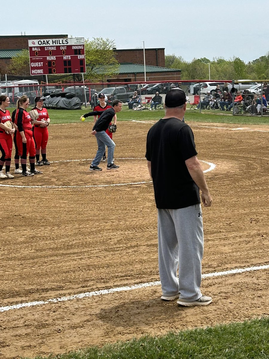 CoachJackieSB's tweet photo. The Highlanders move to 21-0! Thank you to all the teachers &amp; community who came out to support us! ❤️🥎🔥 #OHSBfamily #MrSchroederwiththefastball https://t.co/a297UVbxU1