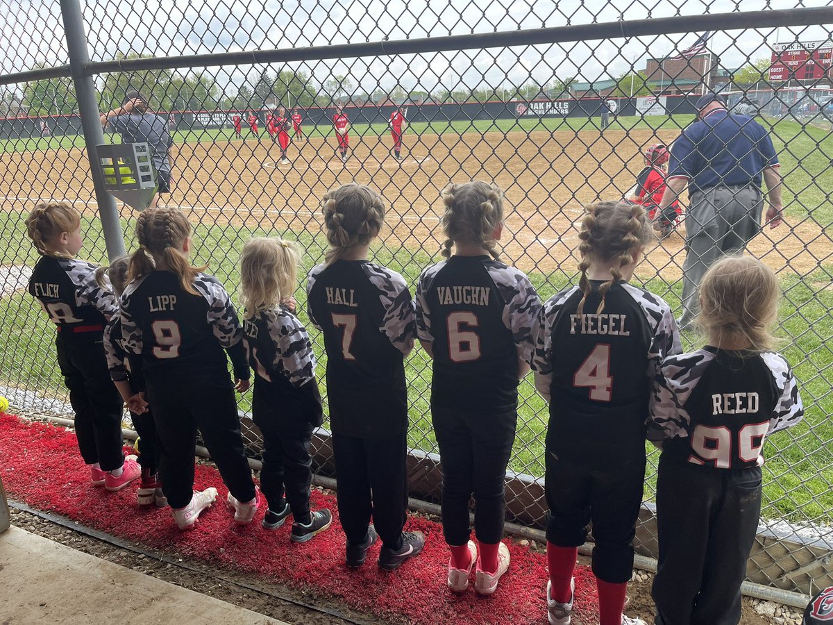 CoachJackieSB's tweet photo. The Highlanders move to 21-0! Thank you to all the teachers &amp; community who came out to support us! ❤️🥎🔥 #OHSBfamily #MrSchroederwiththefastball https://t.co/a297UVbxU1
