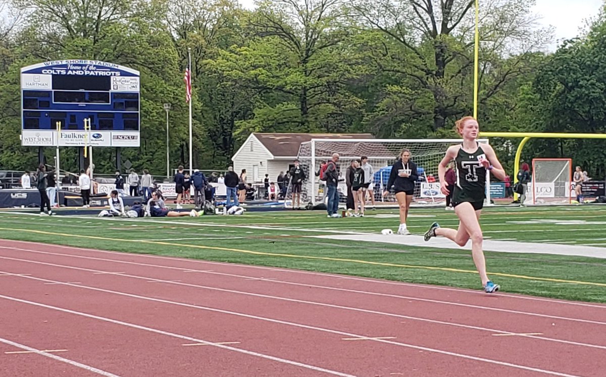 ByTimGross's tweet photo. No one can catch @thsshamrocks' Lila Shore in the open 1,600 at the Cedar Cliff Relays, as the sophomore opens up a big lead early and cruises to a win in 5:22.36. https://t.co/PYtTX5cYPe