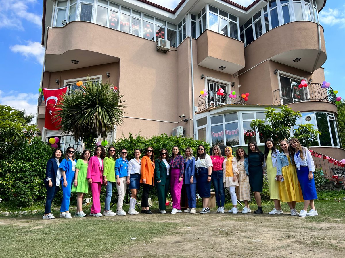 GozdeAaytac's tweet photo. Atatürk, büyük devlet adamı, büyük komutan,eşsiz bir eğitimci ve dünyada çocuklarına bayram hediye eden tek liderdi. 

Ata’mızın evlatları olarak bizlerde bu güzel bayramı hakkıyla ve şenlik havasında geçen bir kutlamayla taçlandırdık.  

#BayramınAdıÇocuk #ÇocukŞenliği

#23Nisan https://t.co/XOgxydw7up