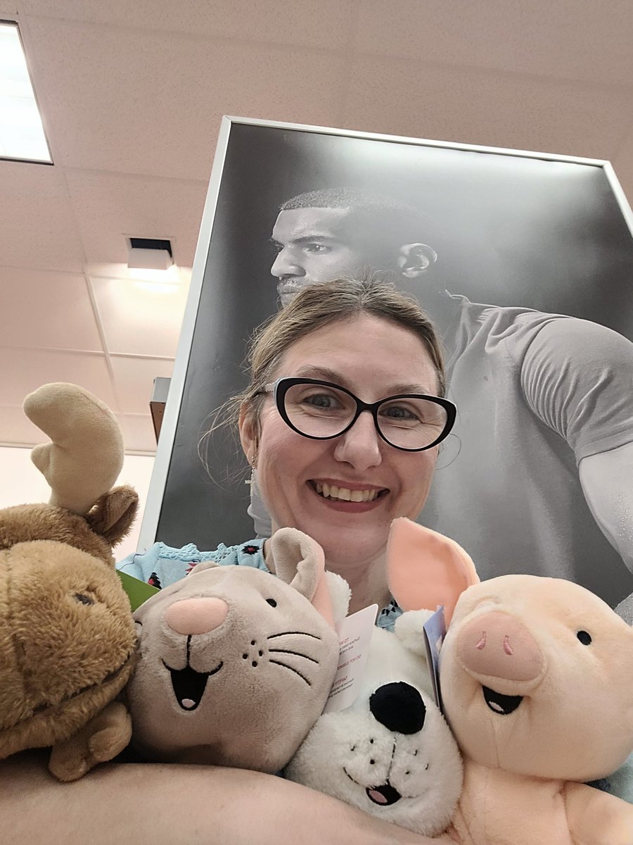LauraBlum7's tweet photo. When you go to kohl's for prom shoes, BUT you teach Kindergarten. @CLES_SDT @Kate_Lidard https://t.co/0Gjx2Xkmk3