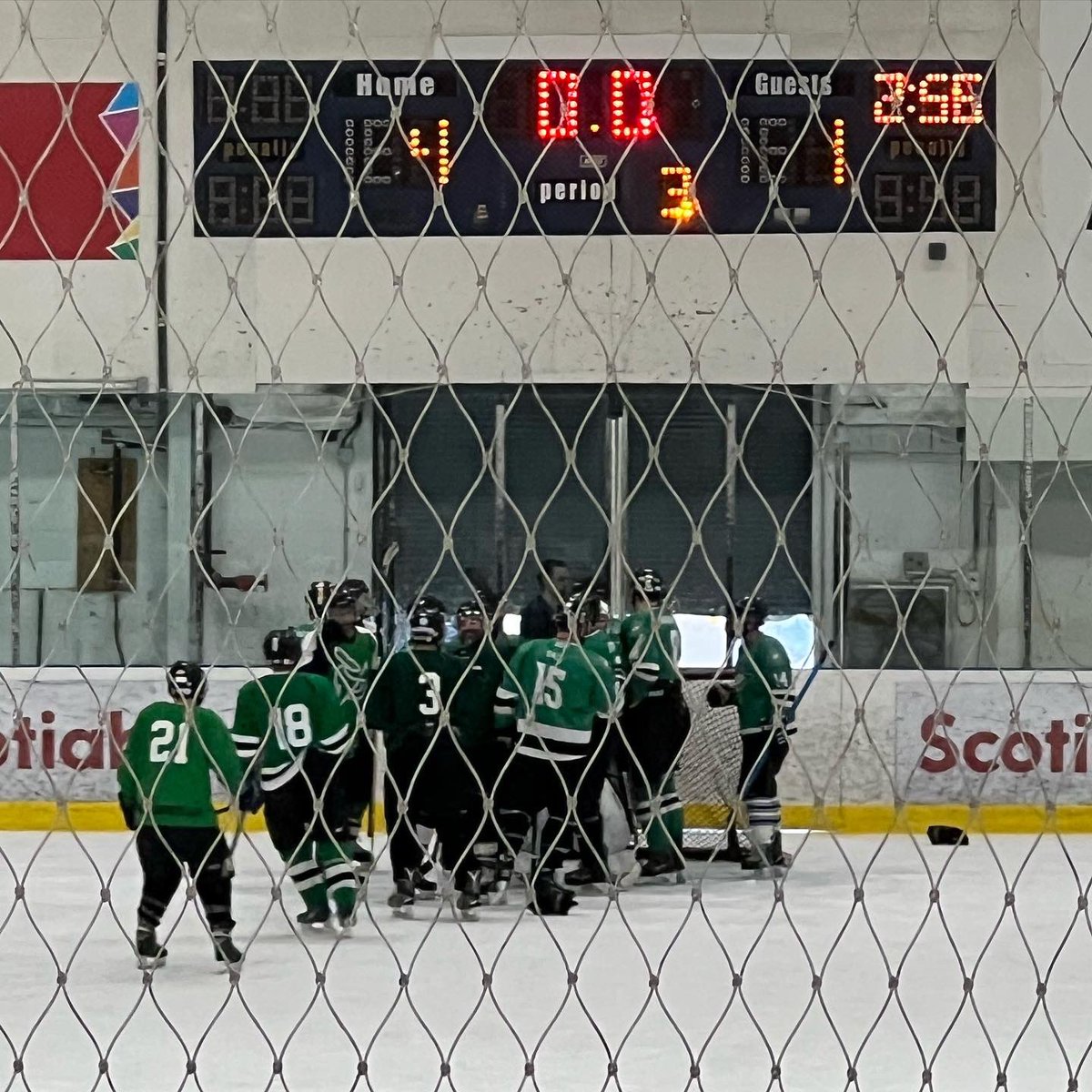 stephengillis's tweet photo. Job finished. 🏆

Benders are your 2022-23 @theASHL champs!

Fitting we wear green &amp; it’s #organdonation awareness month

Thx to my kidney donor Michael, I was able to share this amazing moment with my brothers💚

To register your decision visit @bc_transplant today

#hockey https://t.co/qqREM3OypX