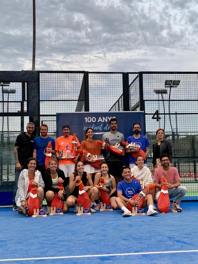 hggranollers's tweet image. El #TorneigDePàdelDelCentenari ha arribat a la seva fi i ja tenim els campions! 🏆🎉 

Felicitats a tots els guanyadors! 🙌👏 Gràcies a tots els participants i espectadors per fer d'aquest torneig un esdeveniment esportiu inoblidable! 🎾⚡️ 

#LliuramentDePremis