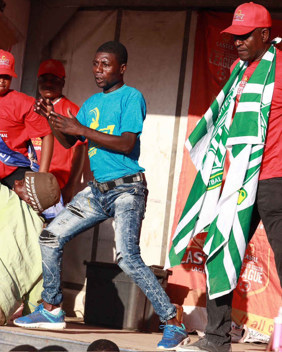 CastleLagerPSL's tweet image. Scenes from our #HarareDerby roadshow

#CapsUnited
#Dynamos