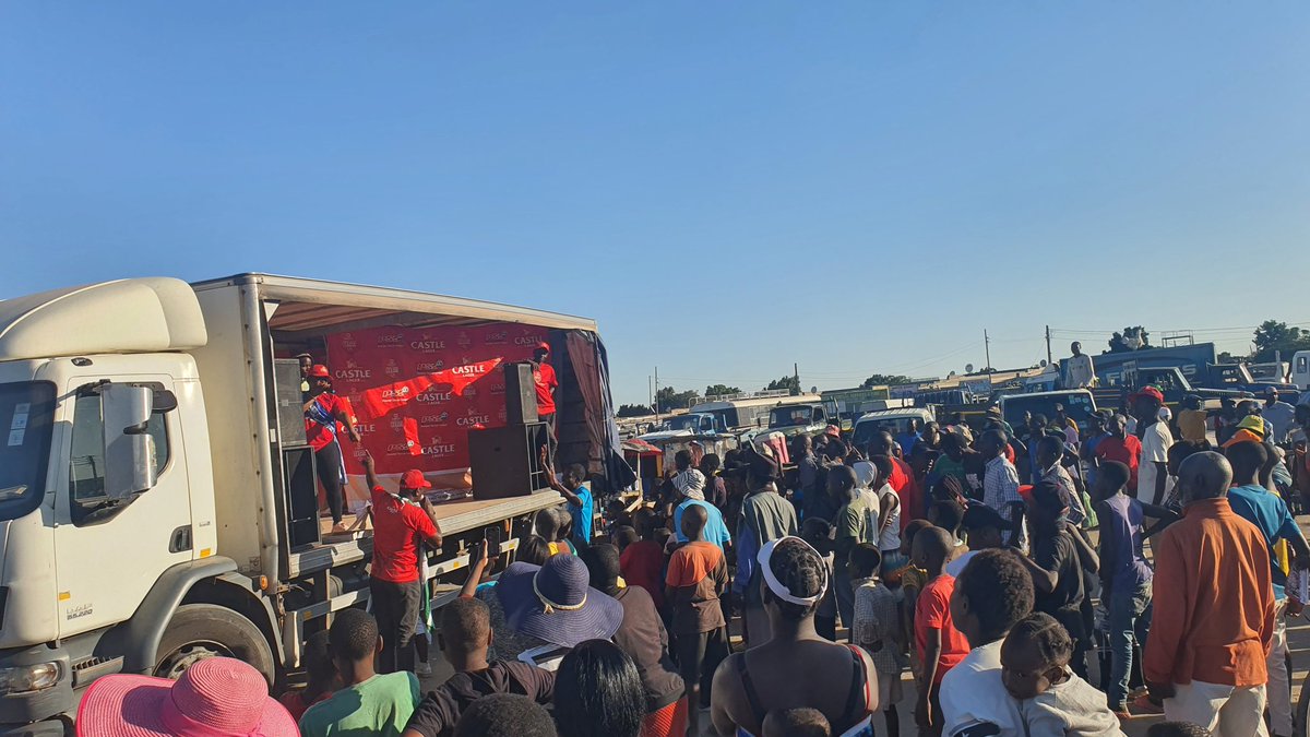 CastleLagerPSL's tweet image. Scenes from our #HarareDerby roadshow

#CapsUnited
#Dynamos