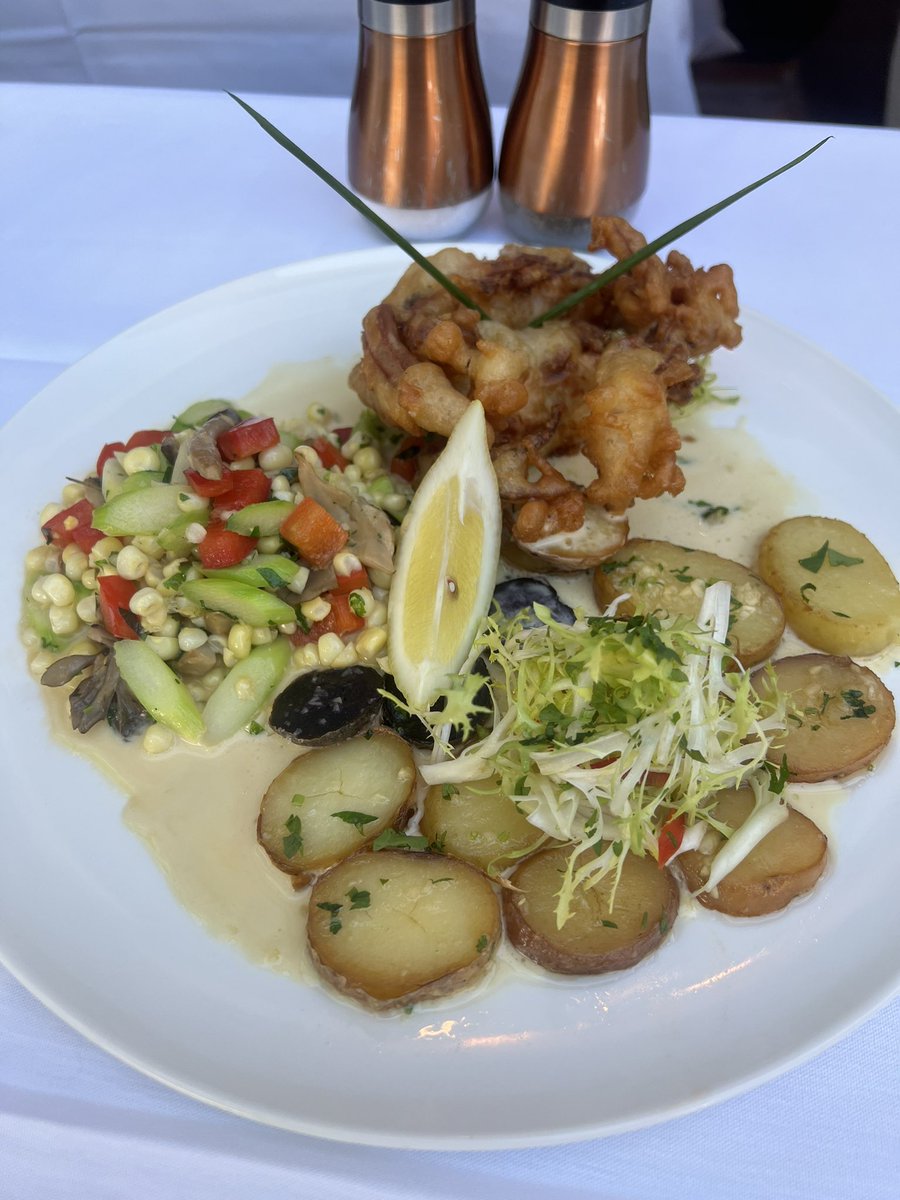 Run, Don’t walk! Soft shell crab special at Market today for lunch and dinner. See you soon 🦀