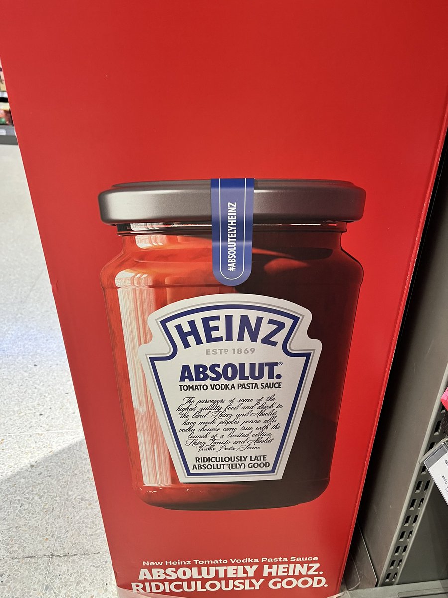 jkeiber's tweet photo. British be like vamos a ponerle vodka a la salsa para la pasta. Necesito la opinión de @jenniferq2 para este estudio de mercado 🍝 https://t.co/b81eFzemQZ