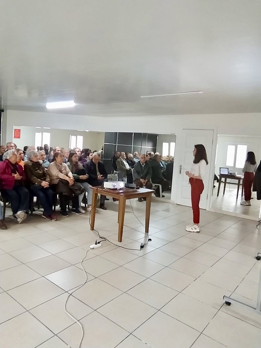 yenipartitpbasi's tweet photo. Merkez Yeni, Işıklar ve Şeker Mahalleleri sandık asil ve yedek görevlileri CB ve 28. Dönem MV Seçimi Sandık Güvenliği Eğitimlerimizi  bir kez daha gerçekleştirdik..Parti eğitmenlerimize ve katılan herkese teşekkür ederiz..

#SanaSöz
@kilicdarogluk 
@PartiOkuluCHP 
🌺🍀🌸☘️ https://t.co/HXM0PGFCWz