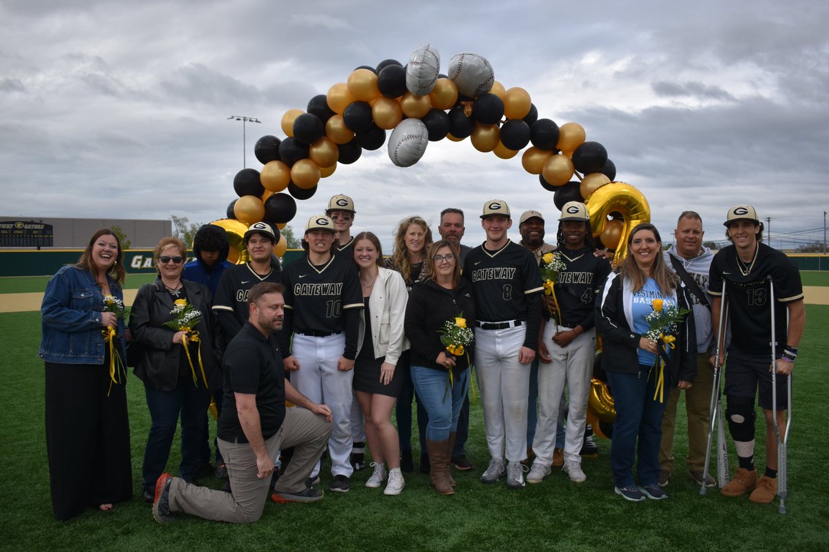 br_bell25's tweet image. Thank you @_GatorsBaseball for an amazing senior night. Will definitely be a stand out Gateway Baseball memory. Love this team like my second family!! @GHS_Gators @GatewayGatorsAD