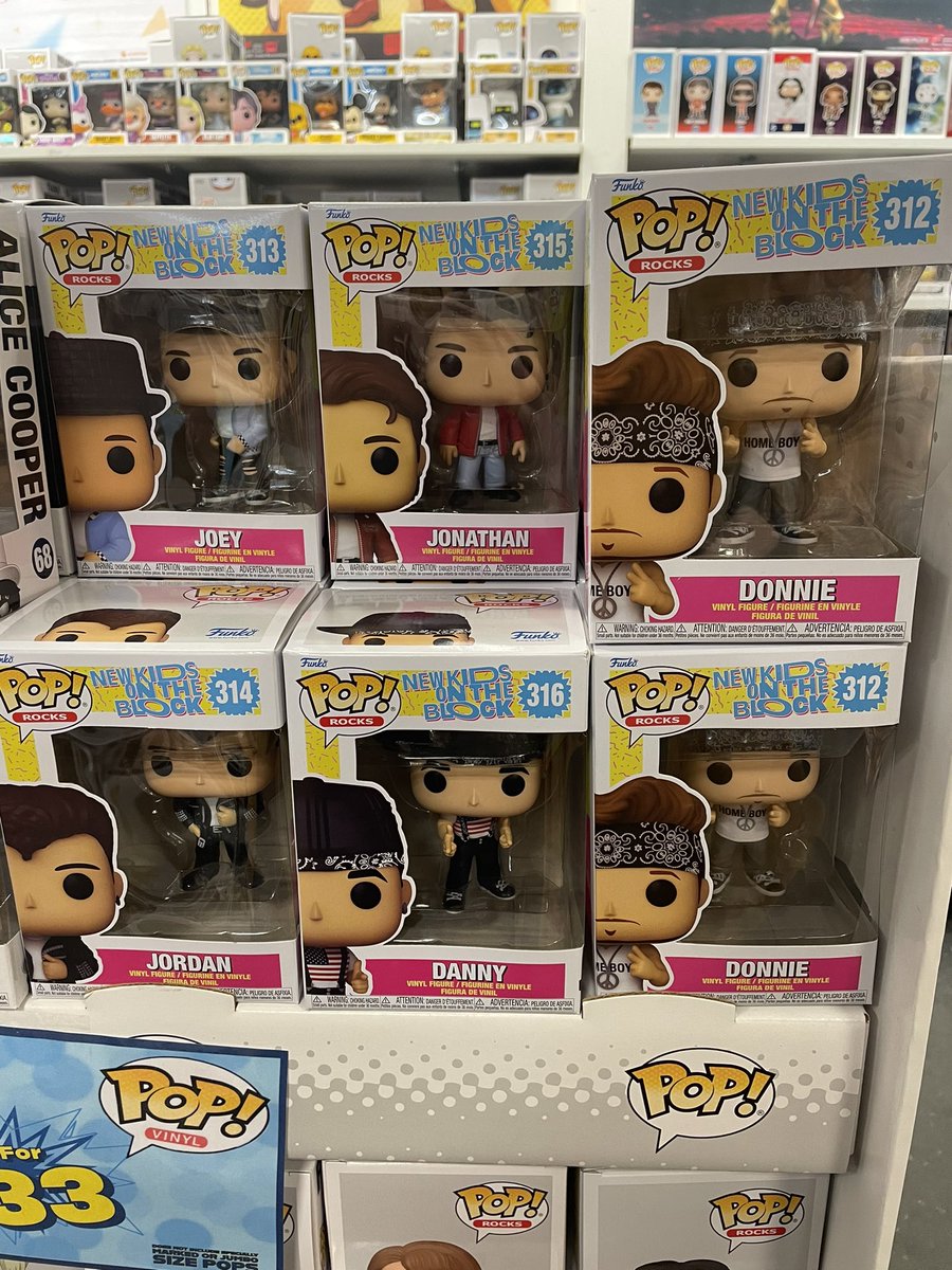 hellosarahcole's tweet photo. Jackpot! @DonnieWahlberg #NKOTB https://t.co/x4QYyvCHap
