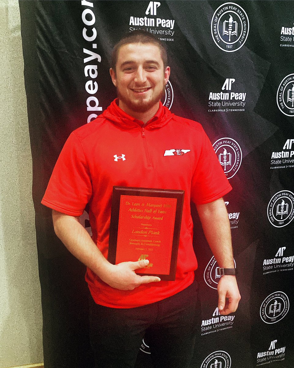 GovsWSOC's tweet photo. Happy birthday to our award winnning strength coach @PlankLandon ‼️🎉🎩Hope you have an amazing day and an even better lift💪 #GovsGetBetter #StrongGovs #LetsGoPeay https://t.co/VH81xxTPtJ