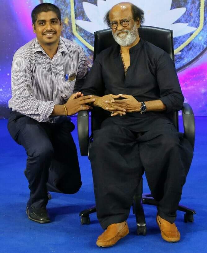 subash0702's tweet photo. ரஜினி மக்கள் மன்றத்தின் வடசென்னை மாவட்டஇளைஞர் அணி துணைச் செயலாளரும் தலைவரின் அதிதீவிர ரசிகரான திரு.பாலாஜி  துறைமுகம் பகுதி எதிர்பாராத விதத்தில் சாலை விபத்தில் உயிர் பிரிந்தது அண்ணாருடைய ஆன்மா சாந்தியடைய வடசென்னை இளைஞர் அணி சார்பாக எங்களது ஆழ்ந்த இரங்கலை   தெரிவித்துக் கொள்கிறோம் https://t.co/xSI1KrQCJi