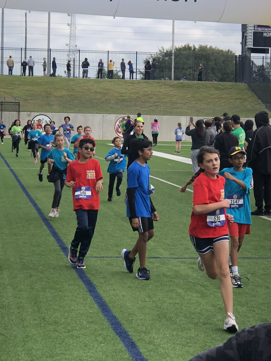 Congrats to all our #jenksRDR runners today. They completed 26.2 miles, 26 books, and 26 deeds this school year. 📚 🥇 🏃‍♀️ <a href="/MJE4thGrade/">MJE Fourth Grade</a> <a href="/MJEFifthGrade/">MJE Fifth Grade</a> <a href="/MJEjags/">Jenks Elementary</a>
