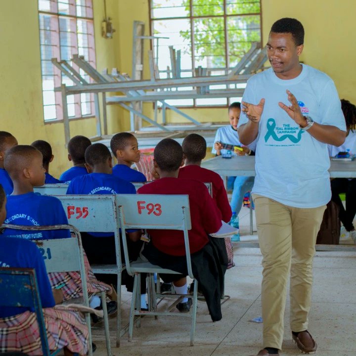 PolycarpFaith1's tweet photo. Mapema Leo tulizungumza na wasichana wa shule ya Heri sekondari Jijini Dar es salaam juu ya ugonjwa wa saratani ya Mlango wakizazi, elimu inayoratibiwa na the GOODWILL FOUNDATION.
#Patachanjo, #Chunguzaafya, tokomeza saratani ya malango wa kizazi 
@ummymwalimu @elimuyaafya https://t.co/Zefk5iHEx8