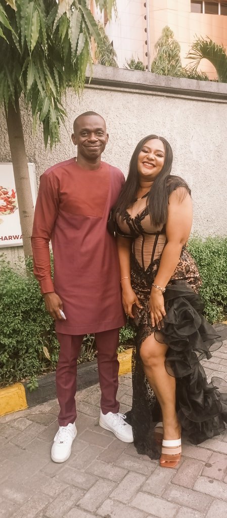 OgaSammyWejinya's tweet photo. Saturdays are for wedding
So I was MC at this wedding on Saturday
I totally scattered the place, in my usual style π€£π
This lady was so impressed that she said if no be me, no one will MC her wedding reception
Na God dey run amπ
#TopMC
#CoporateCompere
#NumberOneInTheCity https://t.co/FknbA3henM