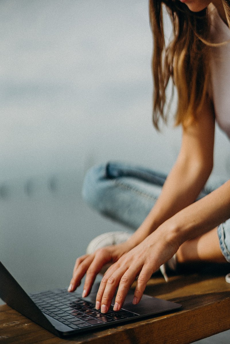 TheWorkMas51537's tweet photo. Working from home is more popular than ever. Here is how to find a remote job: https://t.co/COWkGRQZ6P
#WorkFromHomeLife 
#remotejobs https://t.co/Wly5BEt3o0