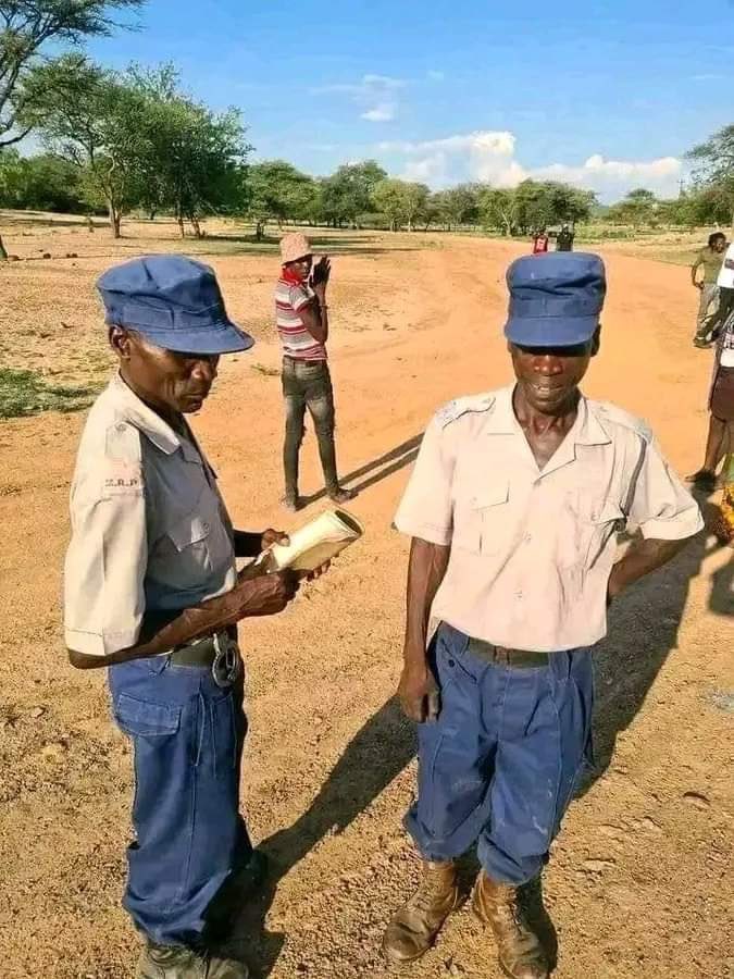 PSAFLIVE's tweet photo. Panyaza Lesufi introduced verbally trained forces fight crime, the onesie wearing crime prevention team is a spitting image of the ruthless Zimbabwean Police(ZPR).
What was the selection criteria? https://t.co/69Tuf3aLha