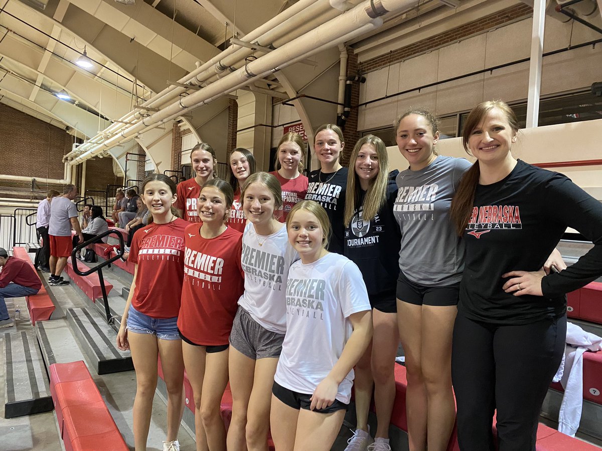 13GoldPremierVB's tweet photo. Fun day getting to watch Mak’s sister @molly_ramsey5 and some  @Premier_VB coaches and alumns in the @KStateVB vs @OmahaVB spring scrimmage! #gopremiervb #premierfamily https://t.co/wZKaLPt9v0
