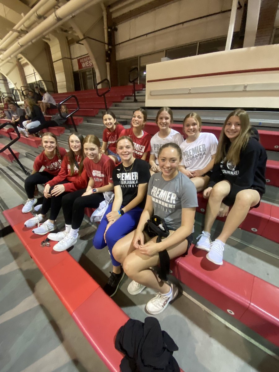 13GoldPremierVB's tweet photo. Fun day getting to watch Mak’s sister @molly_ramsey5 and some  @Premier_VB coaches and alumns in the @KStateVB vs @OmahaVB spring scrimmage! #gopremiervb #premierfamily https://t.co/wZKaLPt9v0