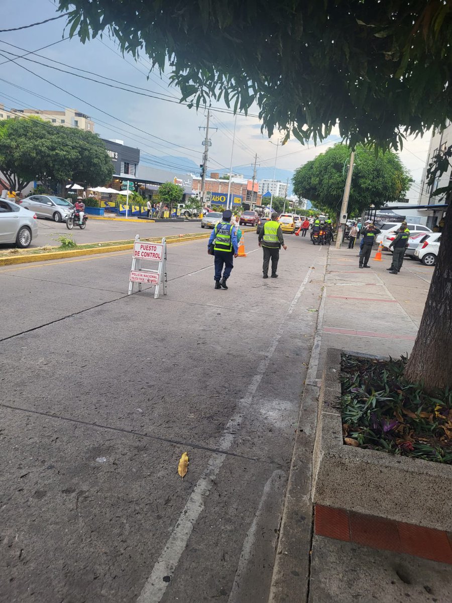 AsobaresCesar's tweet photo. Reconocimiento especial a @AlcaldiaVpar @SecGobiernoVup @PoliciaDeCesar por la rápida reacción y retoma de control de la seguridad en la ciudad en pro de garantizar a propios y visitantes poder disfrutar del #festivalvallenato , esperamos continuidad. https://t.co/PTQtv8OWmy