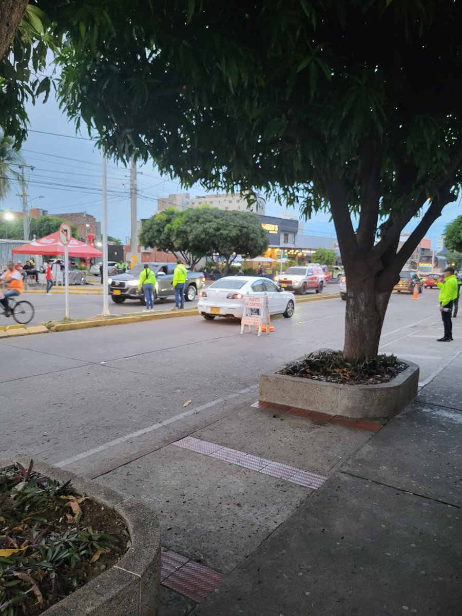 AsobaresCesar's tweet photo. Reconocimiento especial a @AlcaldiaVpar @SecGobiernoVup @PoliciaDeCesar por la rápida reacción y retoma de control de la seguridad en la ciudad en pro de garantizar a propios y visitantes poder disfrutar del #festivalvallenato , esperamos continuidad. https://t.co/PTQtv8OWmy