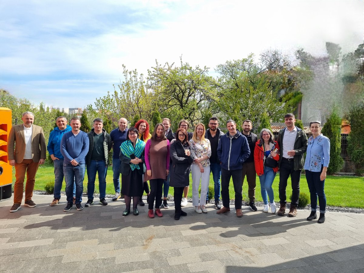 ubbeero's tweet photo. We had 4 days of #debates and discussions on cutting-edge approaches to the role of business in #global #governance. Thank you Cornel Ban and Stine Quorning from Copenhagen Business School, and Daniel Pop from Babes-Bolyai University. https://t.co/URmS63iEIH