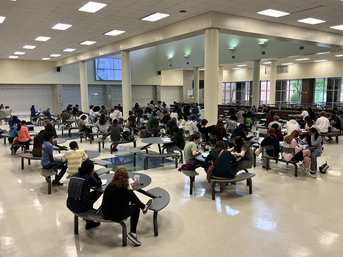 Such a great turnout for our ⁦<a href="/OfficialSAT/">The SAT Program</a>⁩ practice/study session (on a Saturday morning 🤯)! Thanks to ⁦<a href="/HLCWWWCNC/">Huntington-Weddington</a>⁩ for sharing your expertise with ⁦<a href="/UCPSNC/">Union County Public Schools</a>⁩ students today! ⁦<a href="/AGHoulihan/">Andrew G. Houlihan</a>⁩