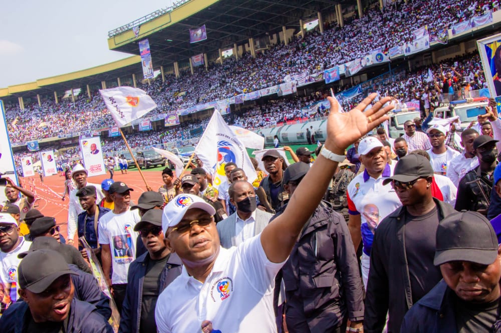 AristoteKabuika's tweet photo. #RDC Qu'on se le dise sincèrement : quelle différence y a t il  entre  la sortie officielle de #ACP de @NgobilaM #STDM et celle de l'union sacrée de ce jour avec une bagatelle de 500 partis politiques,sous le leadership de @fatshi13 , avec de gros  moyens enjeux ? #monde @OkendeC https://t.co/xjRCnrZk7t