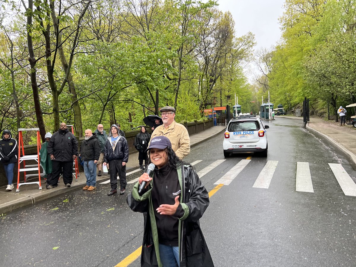 TheWCS's tweet photo. Thank you @MontefioreNYC for sponsoring #WCSRunForTheWild @BronxZoo. Thousands made tracks today for #sloths and all of nature with your support. https://t.co/eHHyRMr1Qm