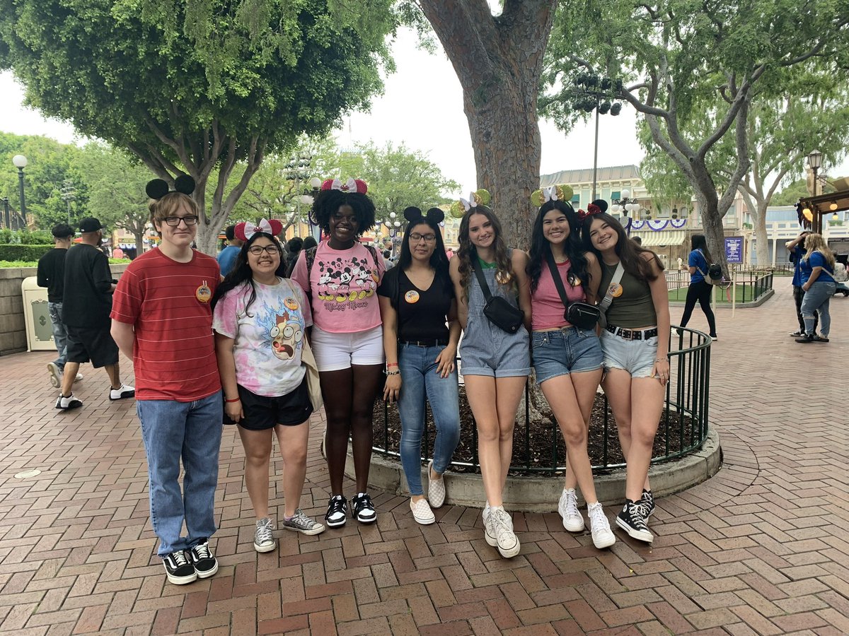 bpaseguin's tweet photo. Seguin BPA has made it to Disney! We’re so excited to spend the day with Mickey! 

#BPANLC2023 @BPAconnect @txbpa @txbpaa3r3 @SeguinCTE #BPAAllDay https://t.co/DdxxrGSj6N
