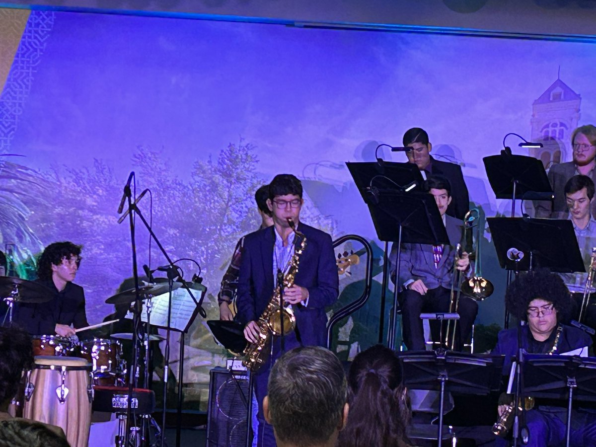 HeightsBand's tweet photo. Mighty Mule Jazz Band is grooving this morning at the @StMUFiestaJazz Festival! @AHISDFineArts https://t.co/SSE8RH37gH