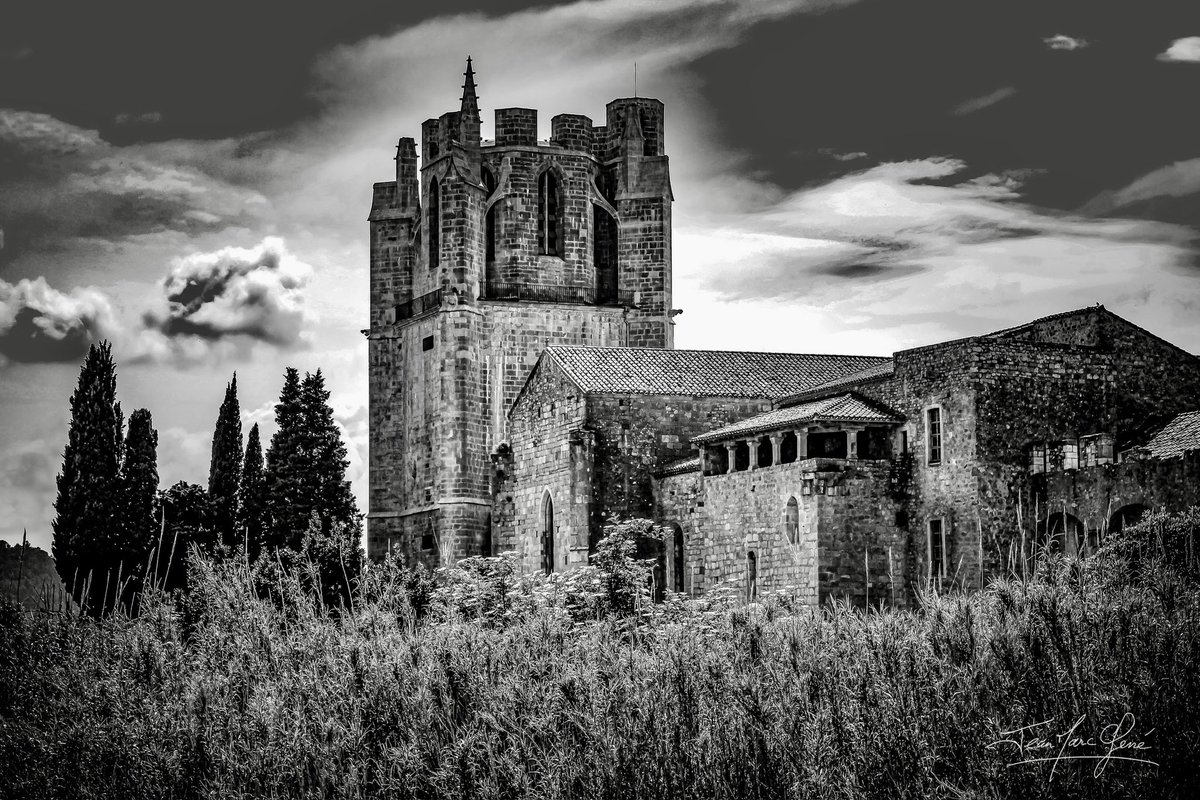 jmg1134's tweet photo. L’Abbaye de Lagrasse nous ramène au Moyen-Age 

#abbayedelagrasse #lagrasse #aude #histoire #patrimoine #occitanie #baladesympa #dark #bnw #blackandwhite #blackandwhitephotography #noiretblanc #noiretblancphotographie #photo #photography #photographer #photographie #canon https://t.co/7y1b6vYTbx
