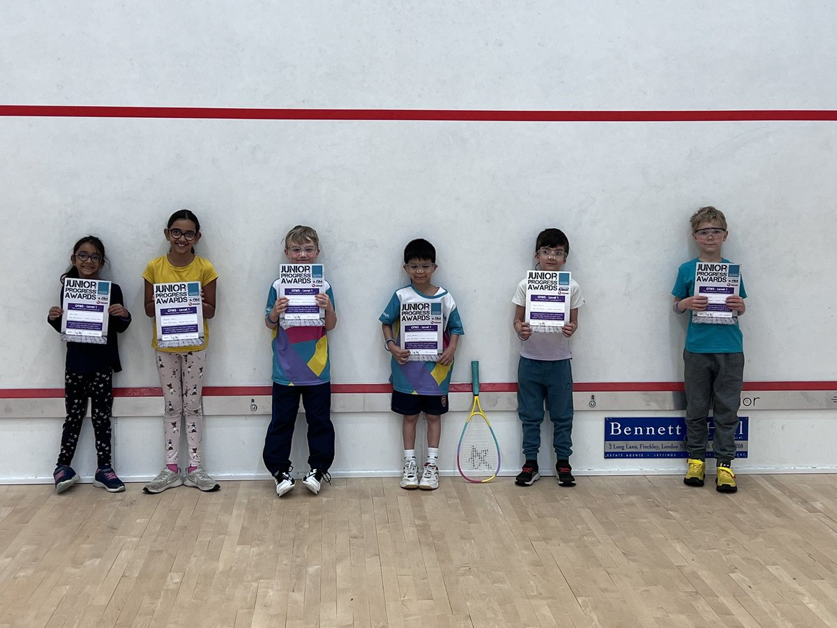 Well done to these little squash stars for passing their level 1 Off the Wall Junior progress awards 💪 @england_squash @offthewallsquash @SamJMueller