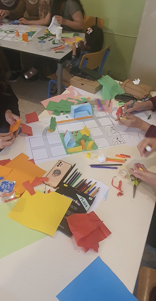 halaghanemak's tweet image. Today we presumed our series of participatory workshops to coexplore &quot;what is a caring public space for refugee communities in Jordan?&quot; 
Glad to share some glimpses of the workshops
@AhlamHarahsheh 
@CollRepairProj