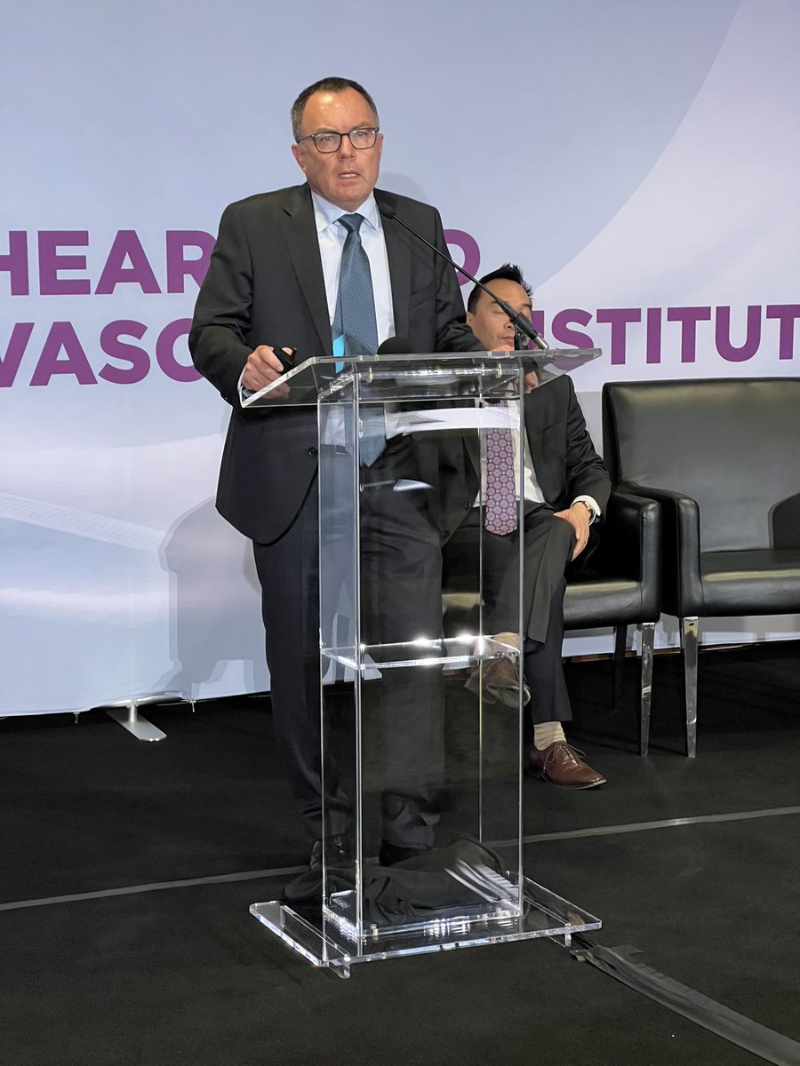 jelevenson's tweet image. #Bonnatti is a phenomenal robotic surgeon. I can’t do his talk justice on twitter. But suffice it to say, another Jedi master is here at work here . #UPMCValve @UPMC_CTSurgery