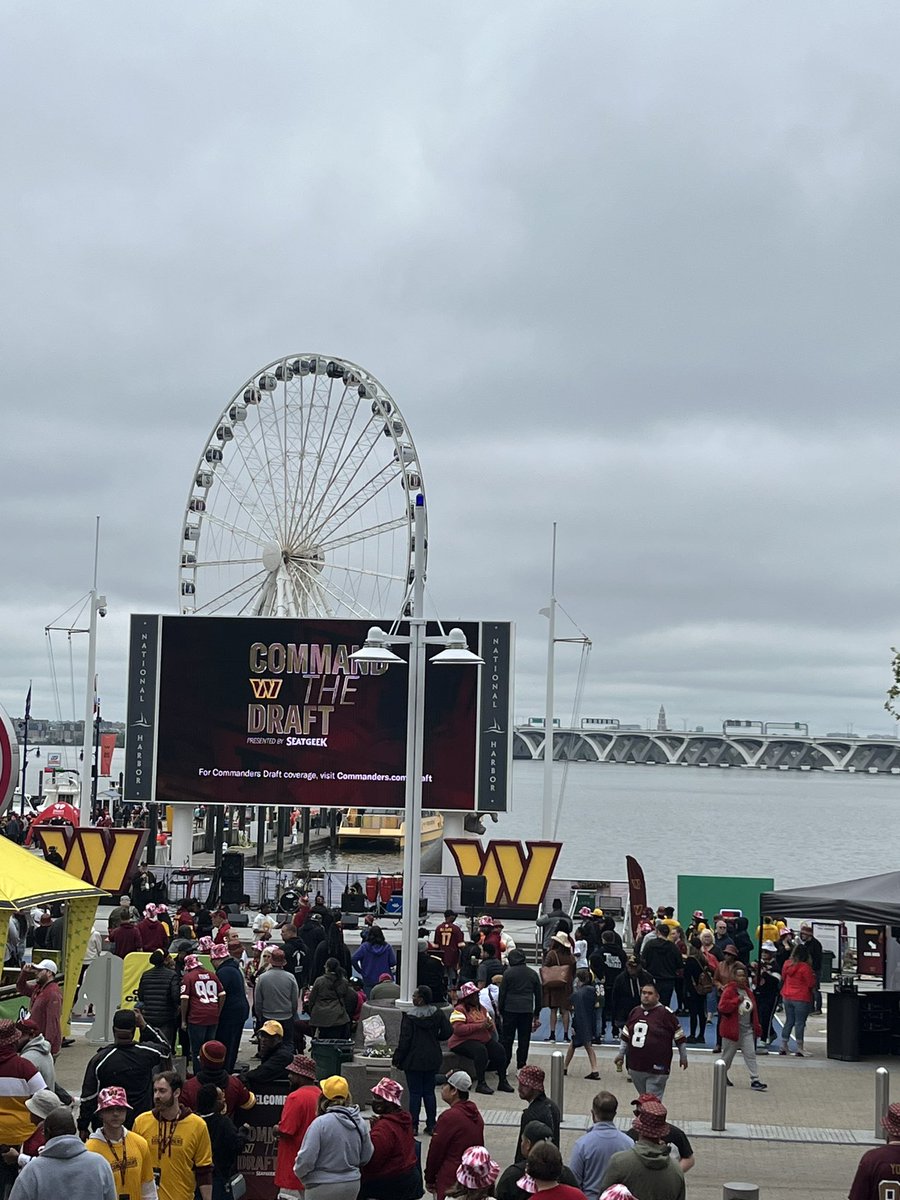 It’s draft day live #Commanders #HTTC